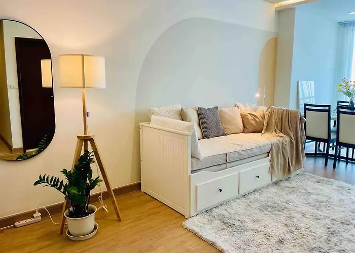 Cozy Spacious 55sqm 1br 200m Bts Phrakhanong, 10min Thonglo Bangkok